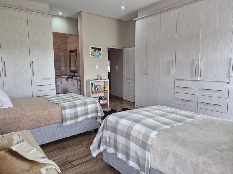 4 Bedroom Property for Sale in Heron Banks Golf Estate Free State
